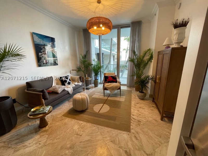 Alquiler de apartamento en Midtown Miami 2 H0806