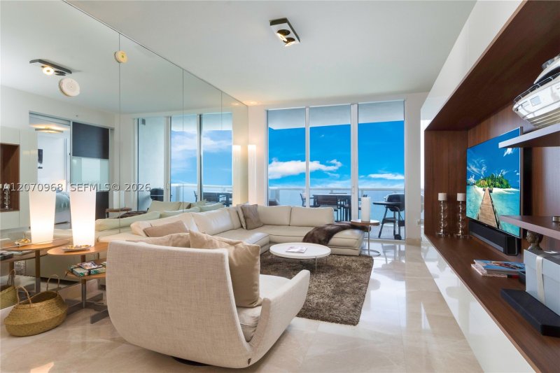 Aluguel de apartamento no Trump Royale 4208