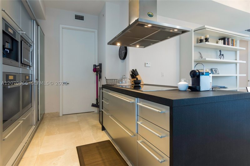 Aluguel de apartamento no Trump Royale 4208