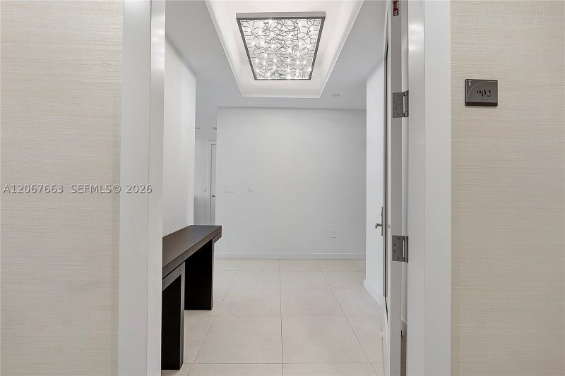 Aluguel de apartamento no Trump Tower Three 902