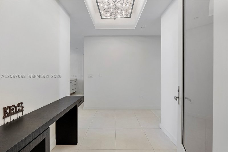 Aluguel de apartamento no Trump Tower Three 902