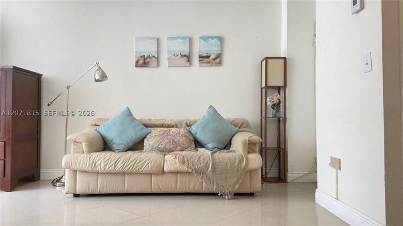 Aluguel de apartamento no Four Ambassadors 809