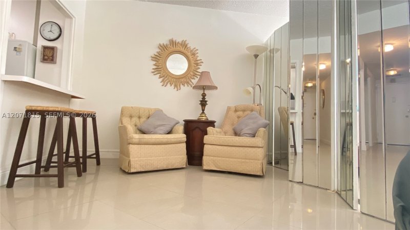 Aluguel de apartamento no Four Ambassadors 809