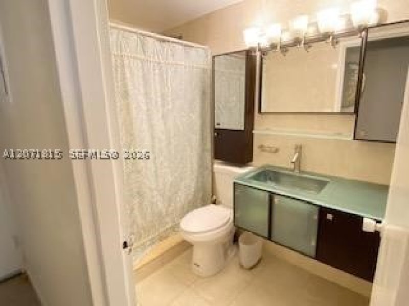 Aluguel de apartamento no Four Ambassadors 809