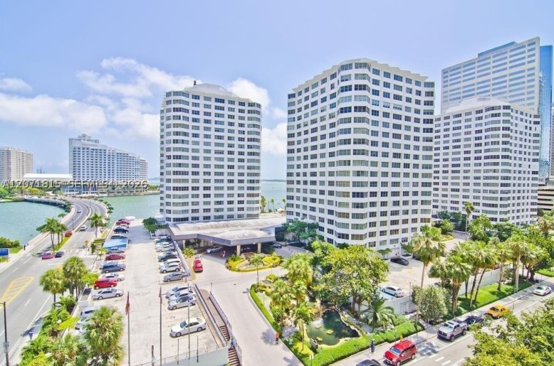Aluguel de apartamento no Four Ambassadors 809