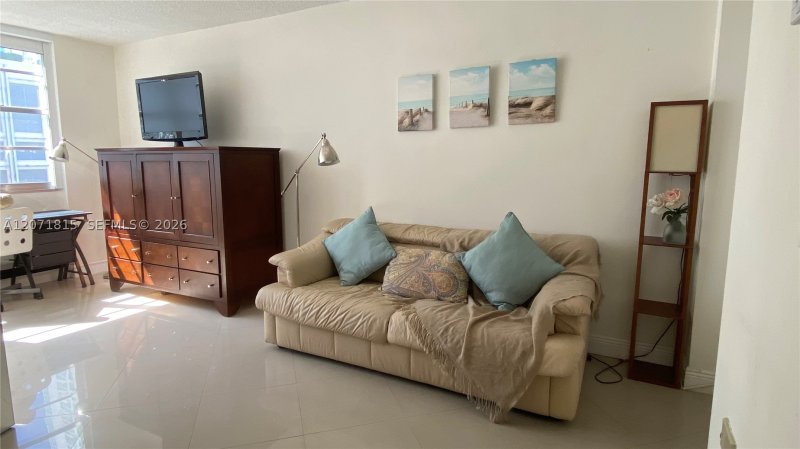 Aluguel de apartamento no Four Ambassadors 809