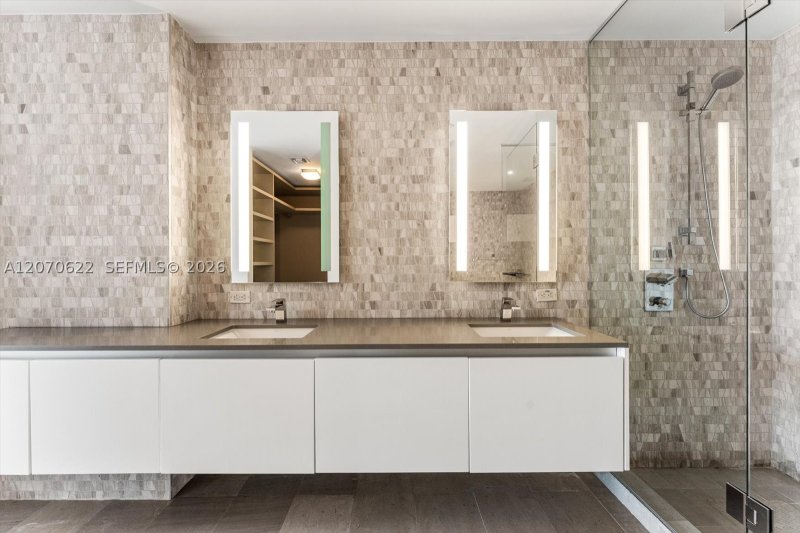 Alquiler de apartamento en Brickell City Centre Reach 2304