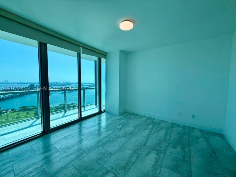 Alquiler de apartamento en Marina Blue 3611