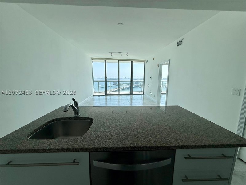 Alquiler de apartamento en Marina Blue 3611