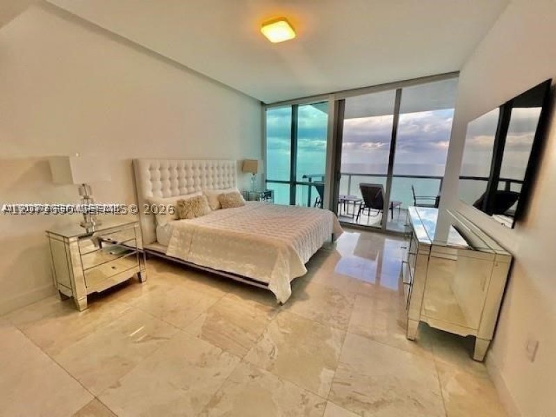 Alquiler de apartamento en Jade Ocean 1007