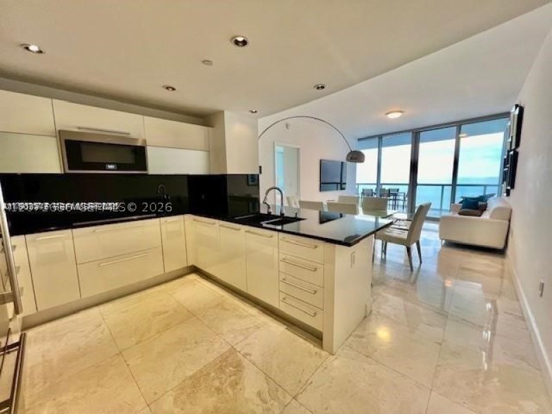 Alquiler de apartamento en Jade Ocean 1007