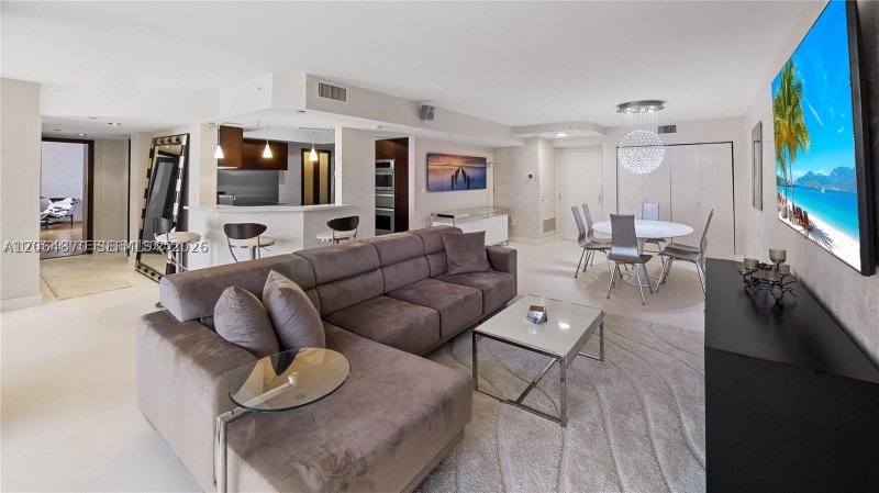 Comprar apartamento no Sunset Harbour North 2008