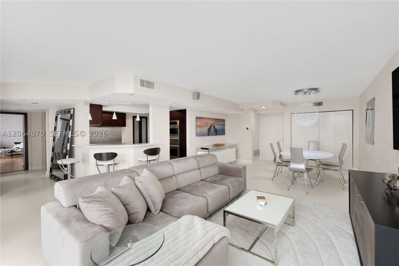 Comprar apartamento no Sunset Harbour North 2008