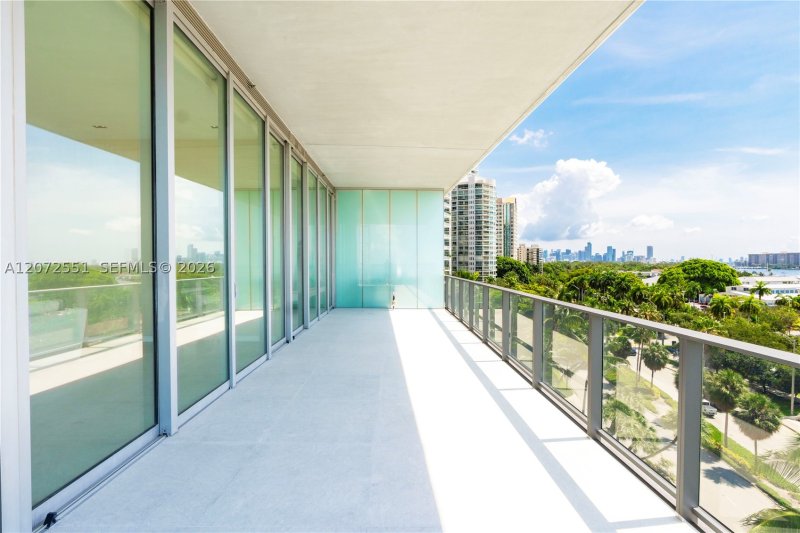 Comprar apartamento en Grove at Grand Bay 602S