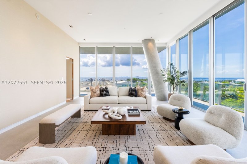 Comprar apartamento en Grove at Grand Bay 602S