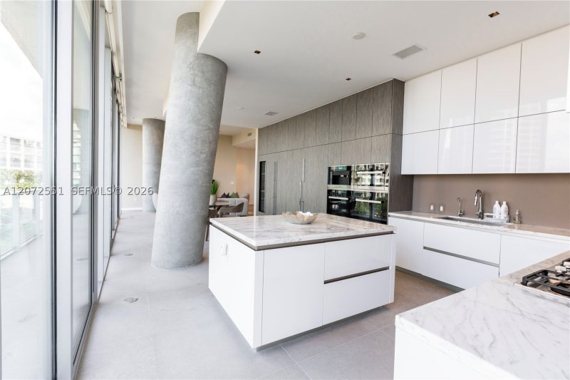 Comprar apartamento en Grove at Grand Bay 602S