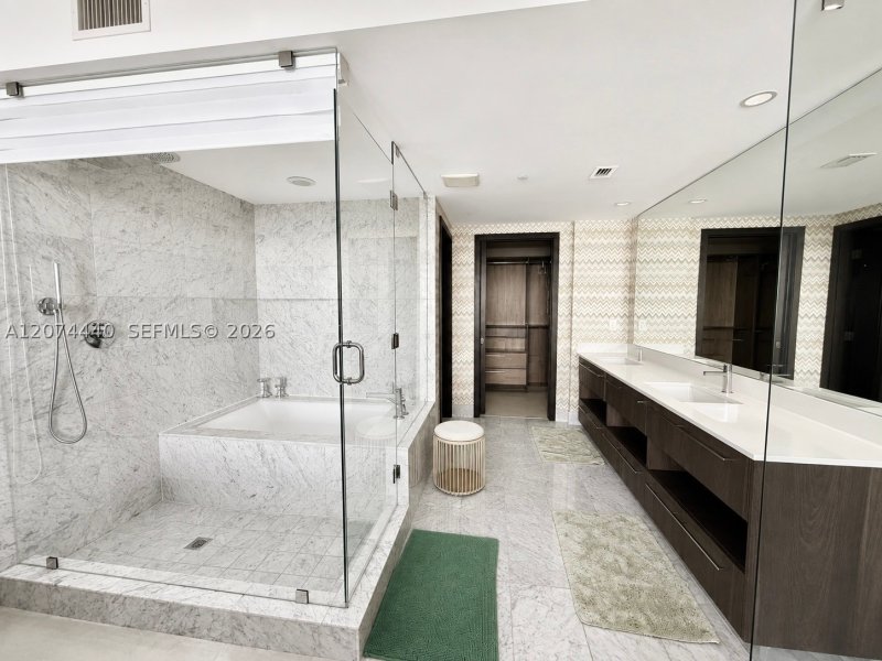 Apartment for rent at One Paraiso 2306