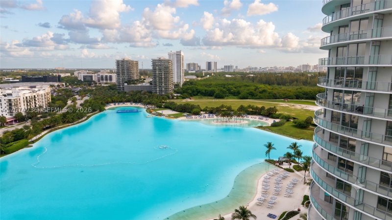 Condo for sale at One Park Tower by Turnberry 1704