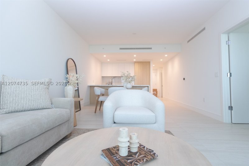 Condo for sale at One Park Tower by Turnberry 1704