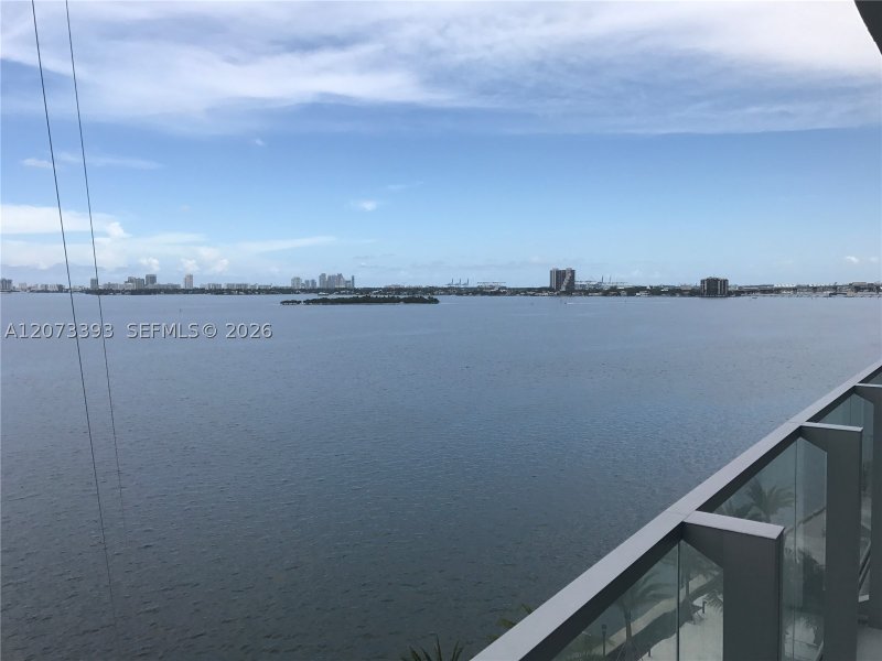 Aluguel de apartamento no Biscayne Beach 703