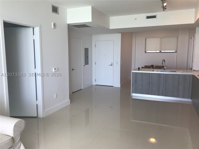 Aluguel de apartamento no Biscayne Beach 703