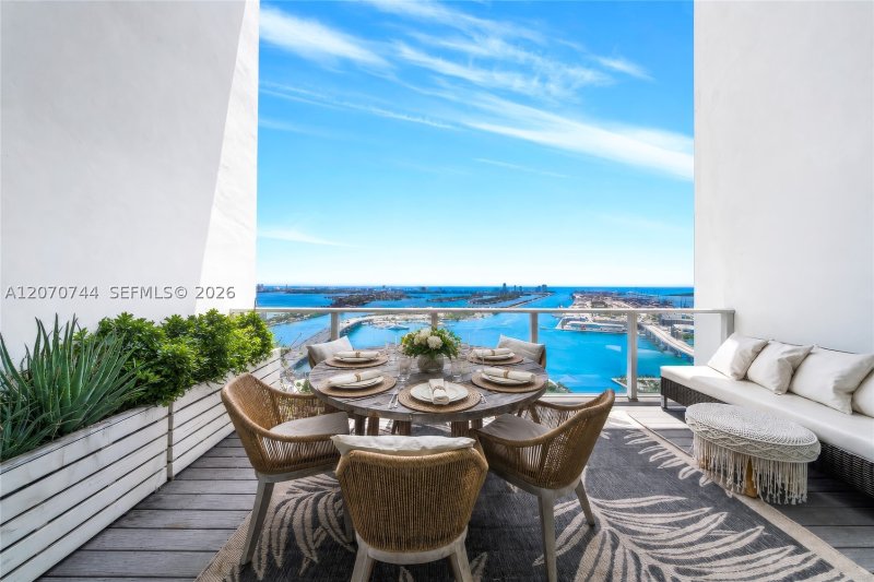 Comprar apartamento en Ten Museum Park 4602