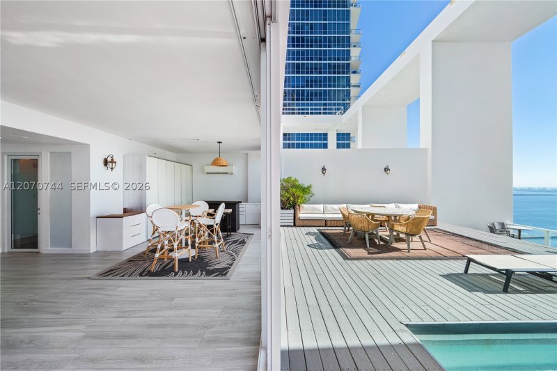 Comprar apartamento en Ten Museum Park 4602