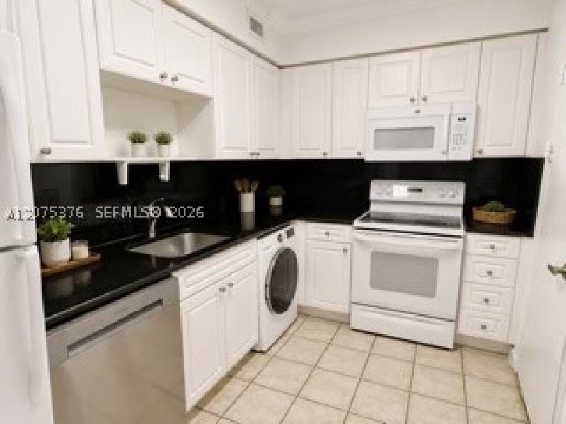 Comprar apartamento en The Wave Condo 439