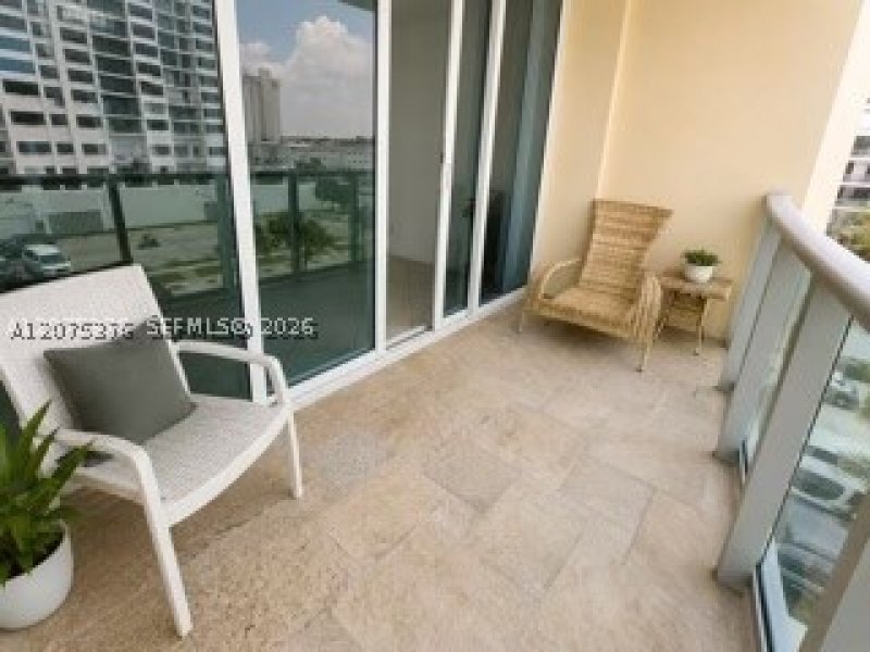 Comprar apartamento en The Wave Condo 439