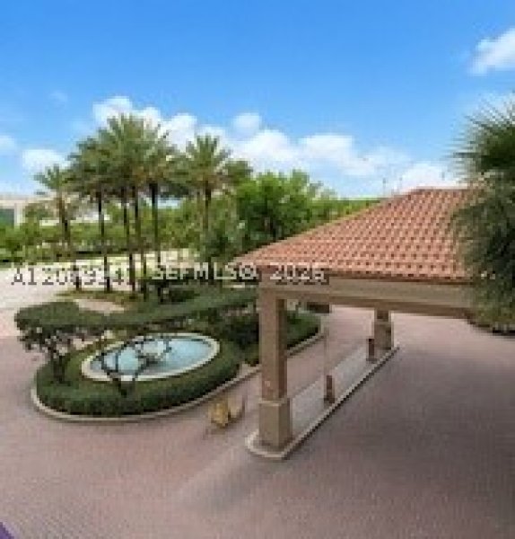 Comprar apartamento en Turnberry On The Green 210