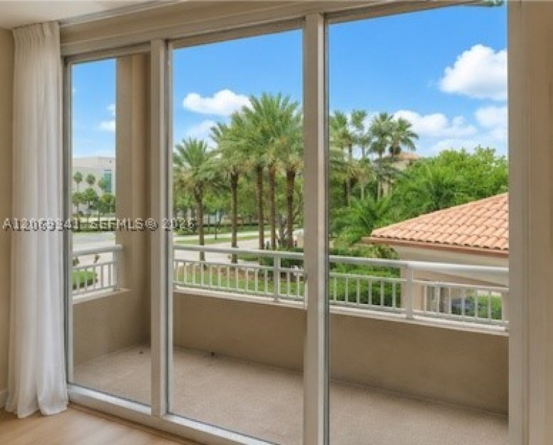 Comprar apartamento en Turnberry On The Green 210