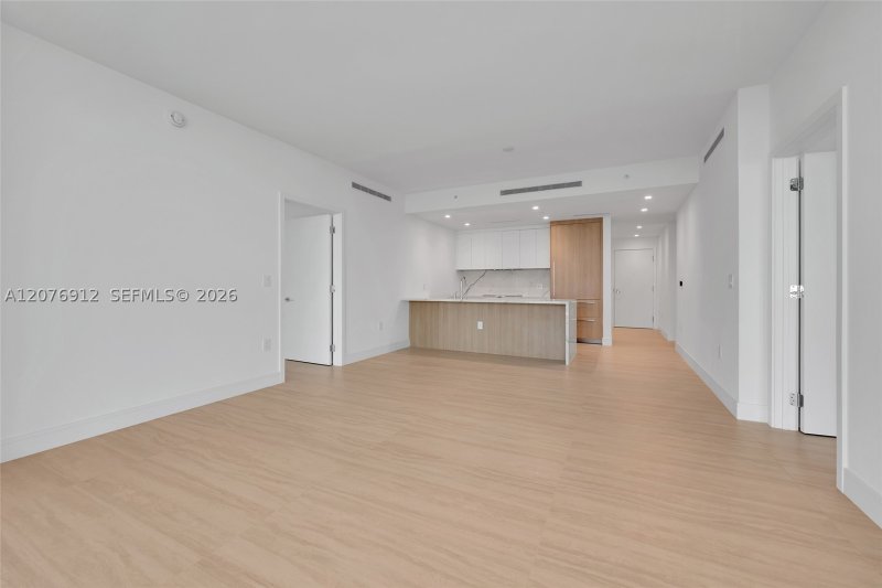 Apartment for rent at One Park Tower by Turnberry 2402