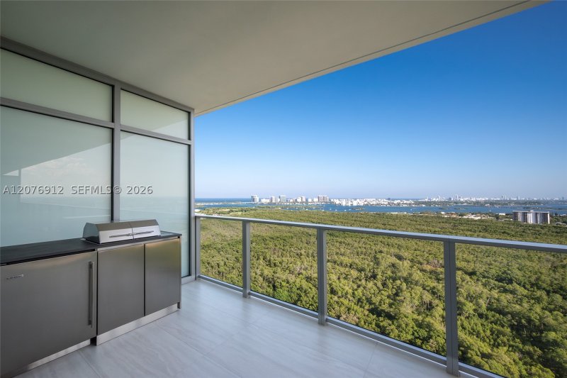 Alquiler de apartamento en One Park Tower by Turnberry 2402