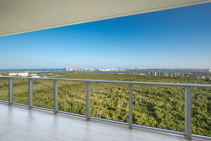 Apartment for rent at One Park Tower by Turnberry 2402