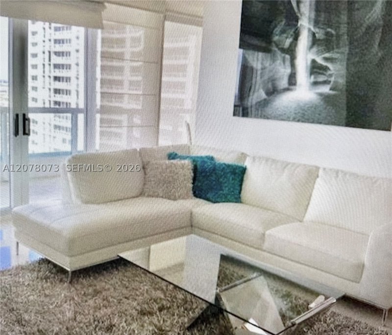 Aluguel de apartamento no South Tower at The Point 2404