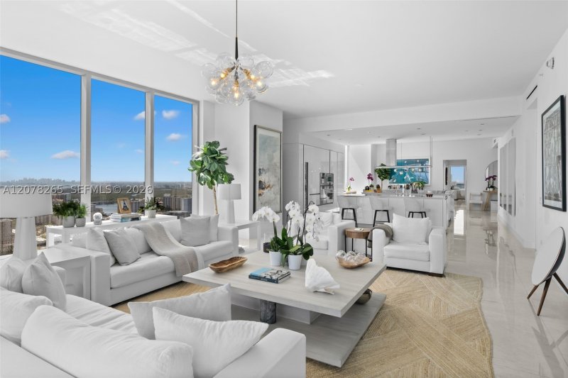 Apartment for rent at Turnberry Ocean Club 4304