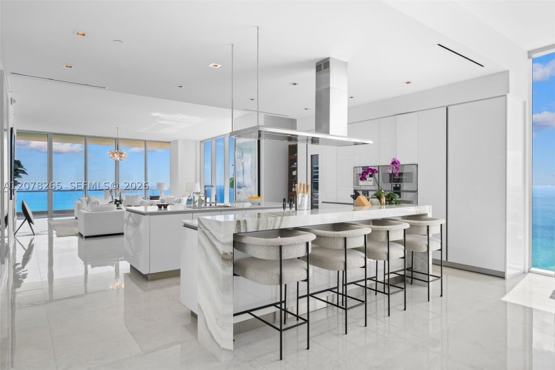 Apartment for rent at Turnberry Ocean Club 4304