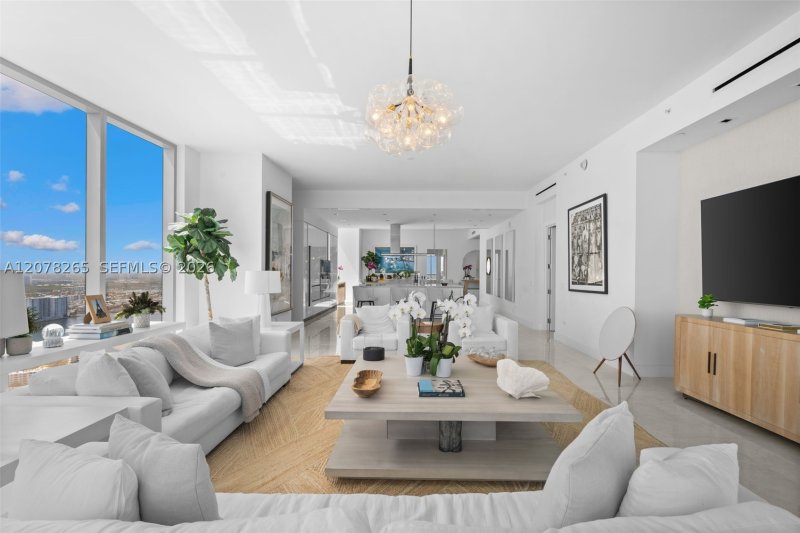 Apartment for rent at Turnberry Ocean Club 4304