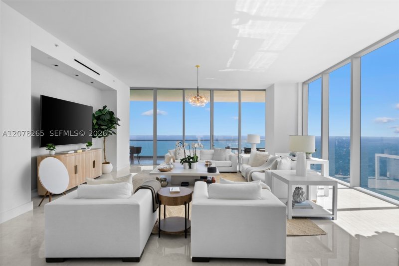 Apartment for rent at Turnberry Ocean Club 4304