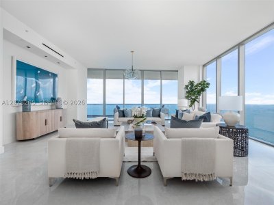 Turnberry Ocean Club Apt #4304