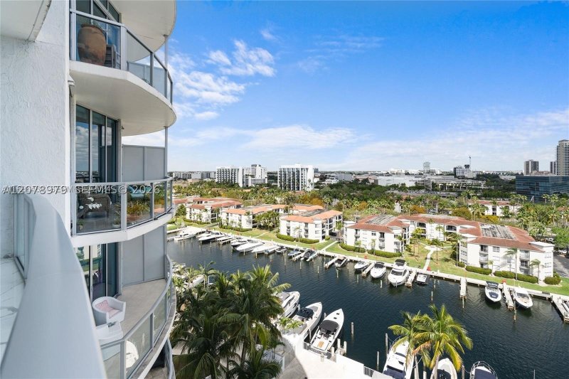 Comprar apartamento en Uptown Marina Lofts 1021