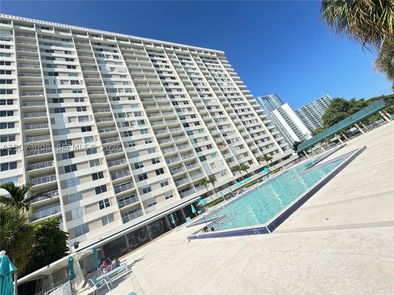 Condo for sale at Arlen House 501