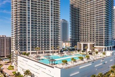 Beach Club One Apt #909
