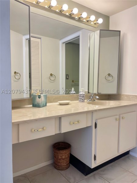 Condo for sale at Brickell Place B506