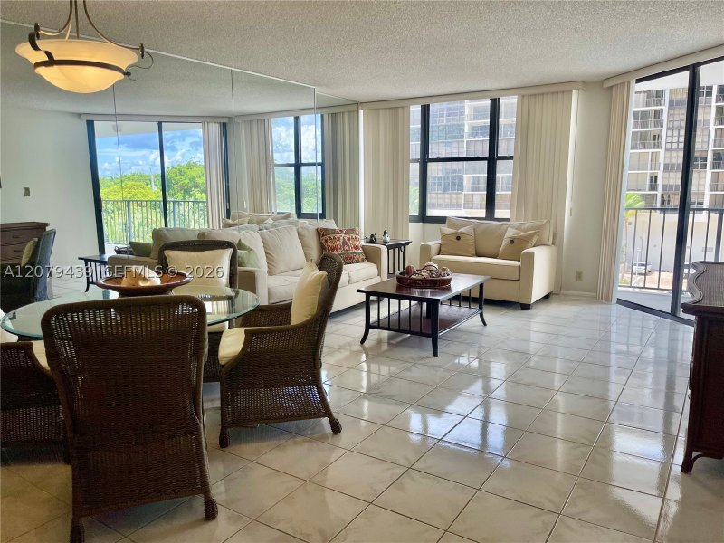 Comprar apartamento no Brickell Place B506