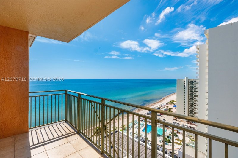 Apartment for rent at 2080 Ocean Drive MPH09