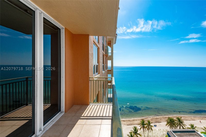 Apartment for rent at 2080 Ocean Drive MPH09
