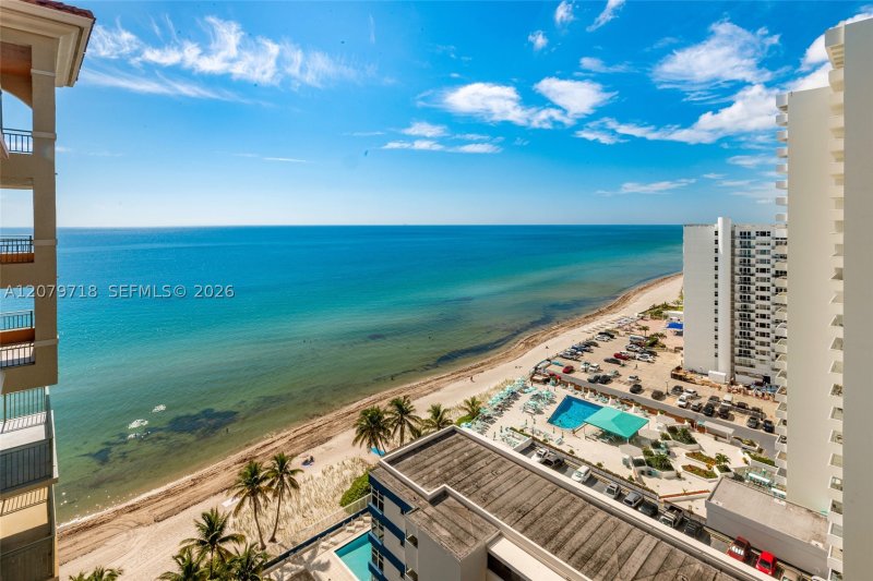 Apartment for rent at 2080 Ocean Drive MPH09