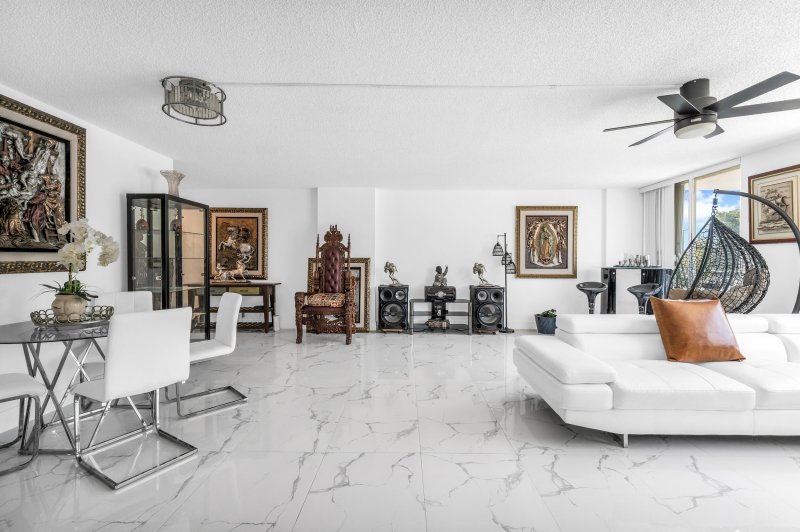 Comprar apartamento en Bayview Towers C204