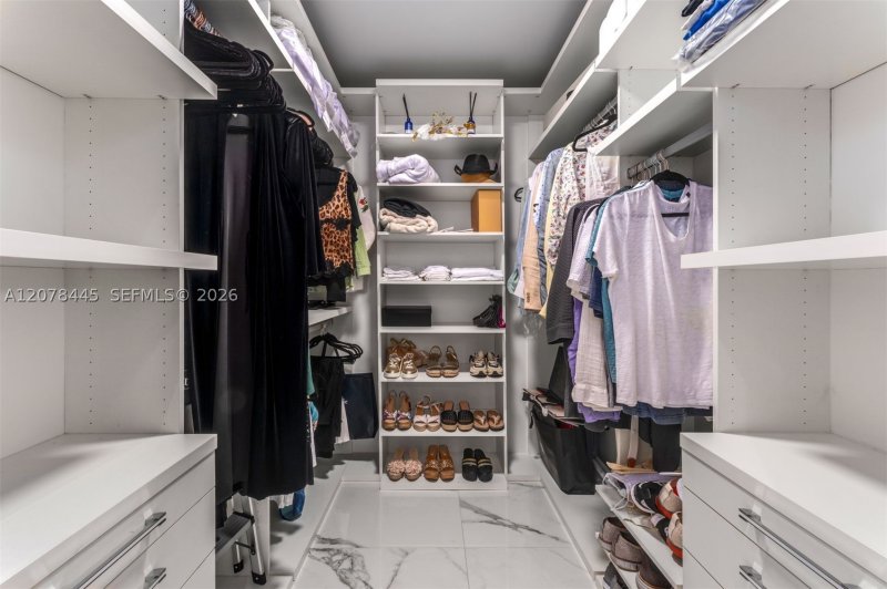 Comprar apartamento en Ritz Carlton Residences Sunny Isles 3803